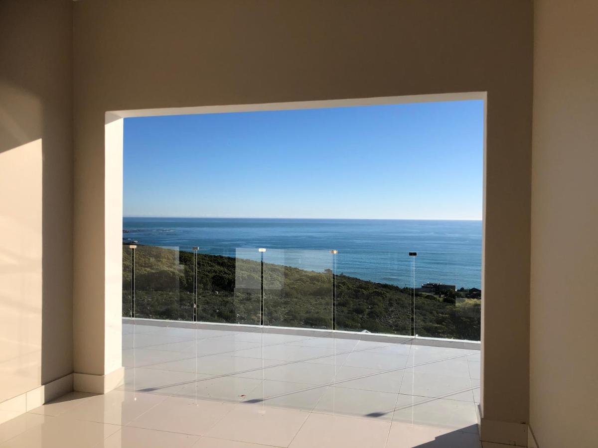 Camps Bay Blue Self-Catering Studios كيب تاون المظهر الخارجي الصورة