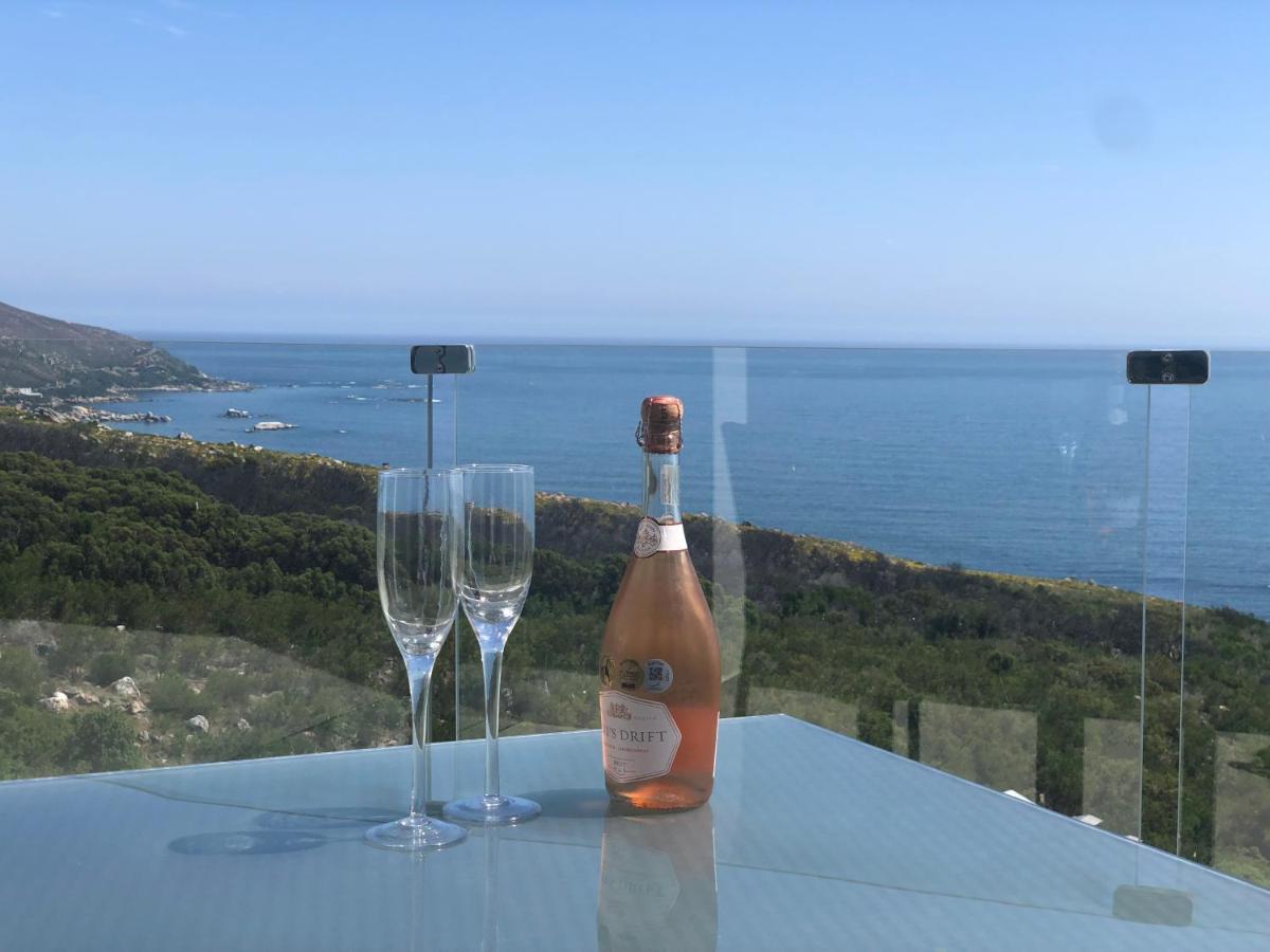 Camps Bay Blue Self-Catering Studios كيب تاون المظهر الخارجي الصورة