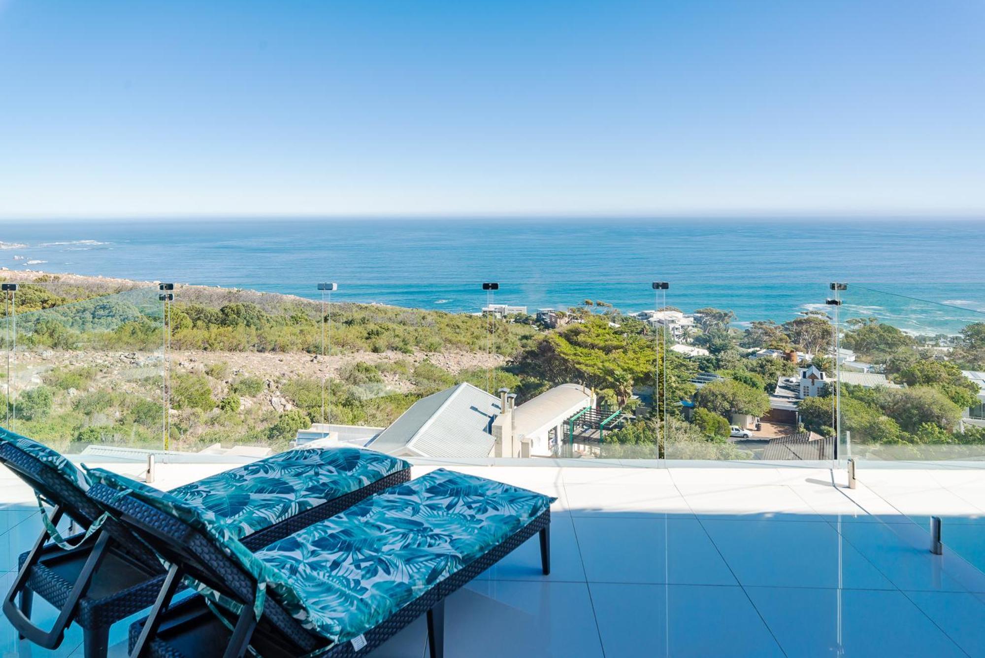 Camps Bay Blue Self-Catering Studios كيب تاون المظهر الخارجي الصورة