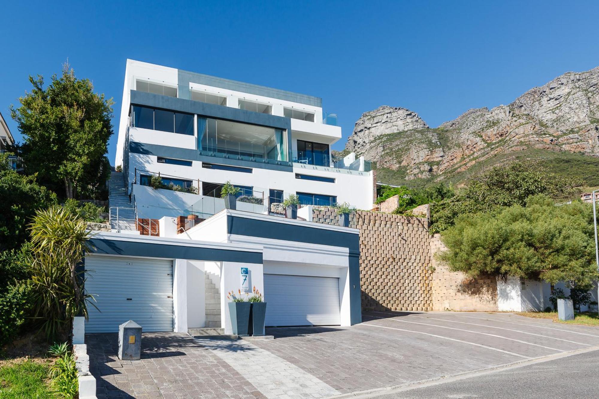 Camps Bay Blue Self-Catering Studios كيب تاون المظهر الخارجي الصورة